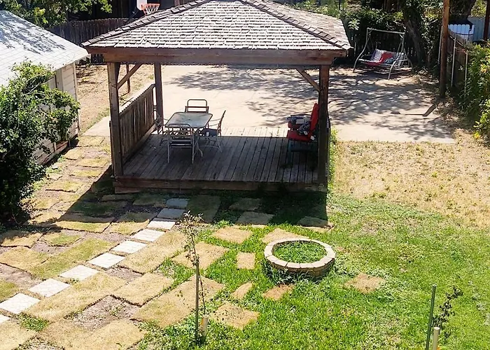 Oma\'S House On Orange