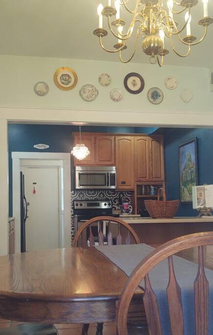 Oma's House On Orange * Abilene